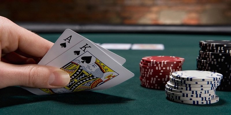 Nên làm gì khi sở hữu bài rác trong poker?